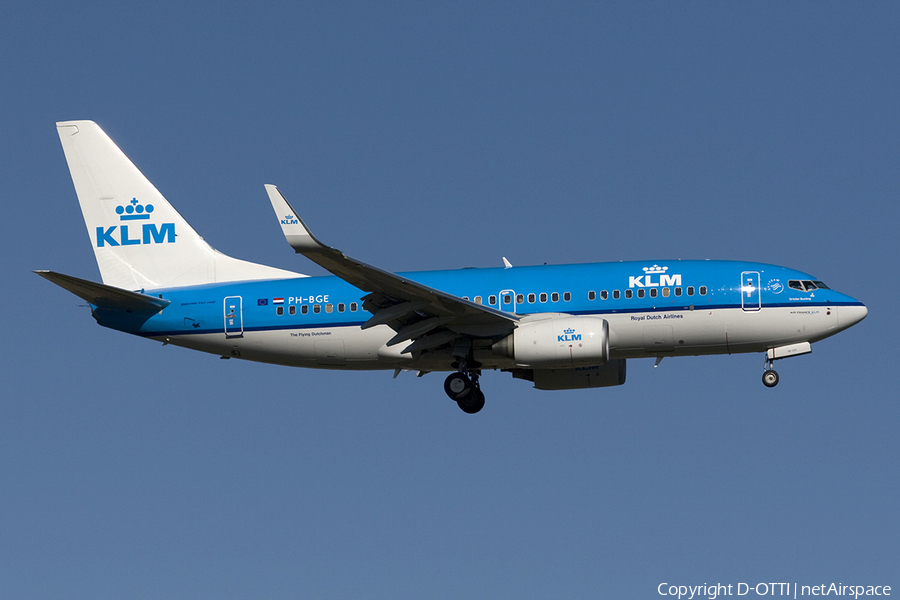 KLM - Royal Dutch Airlines Boeing 737-7K2 (PH-BGE) | Photo 273894
