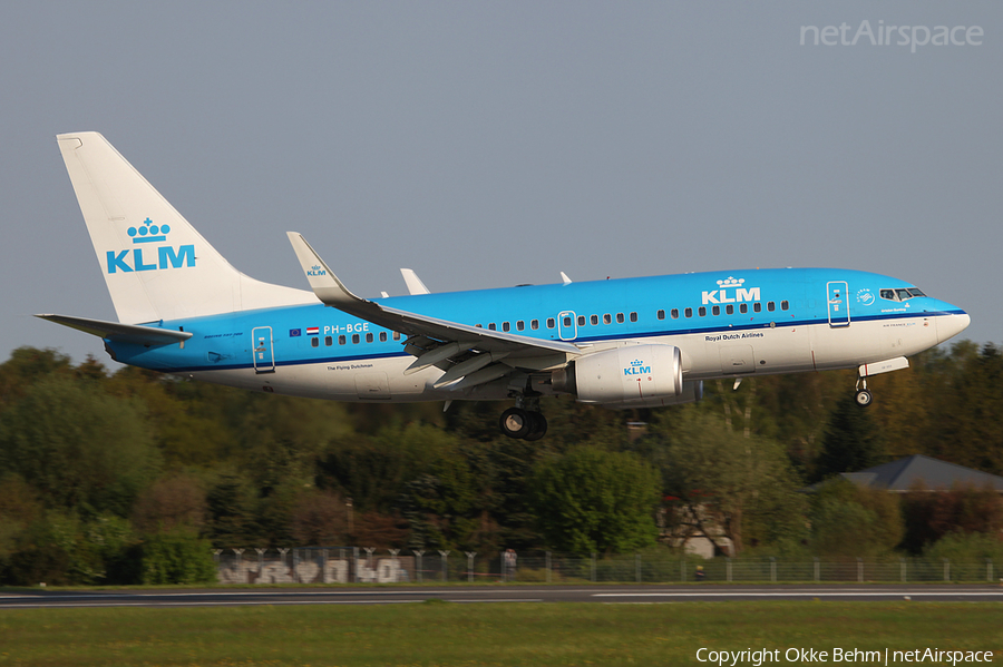 KLM - Royal Dutch Airlines Boeing 737-7K2 (PH-BGE) | Photo 38669