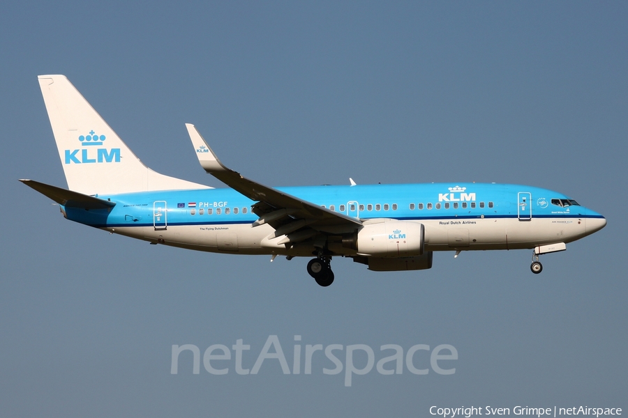KLM - Royal Dutch Airlines Boeing 737-7K2 (PH-BGF) | Photo 439157