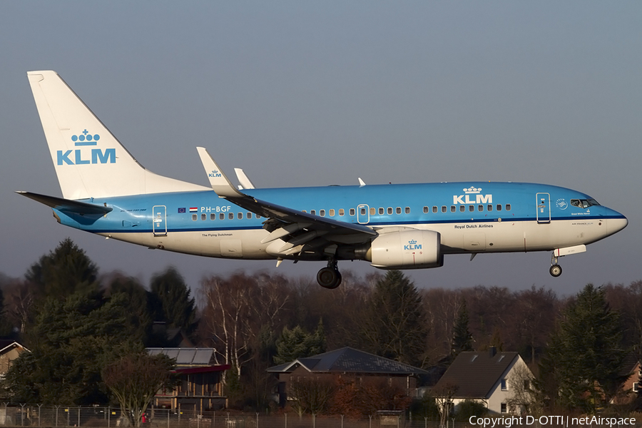 KLM - Royal Dutch Airlines Boeing 737-7K2 (PH-BGF) | Photo 472145
