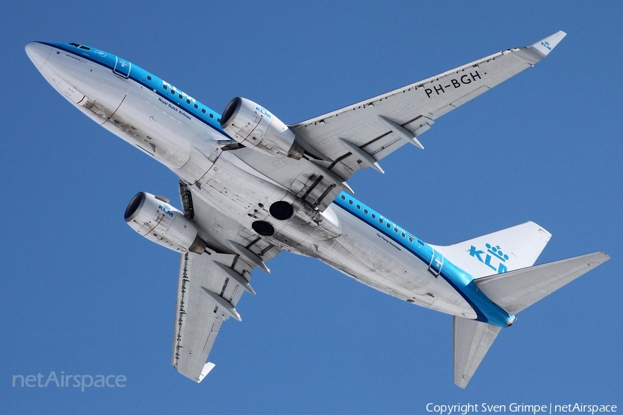 KLM - Royal Dutch Airlines Boeing 737-7K2 (PH-BGH) | Photo 21906