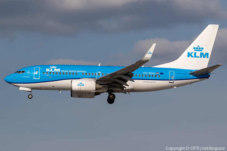 KLM - Royal Dutch Airlines Boeing 737-7K2 (PH-BGH) | Photo 241725