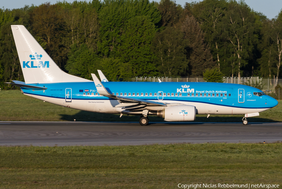 KLM - Royal Dutch Airlines Boeing 737-7K2 (PH-BGH) | Photo 319579