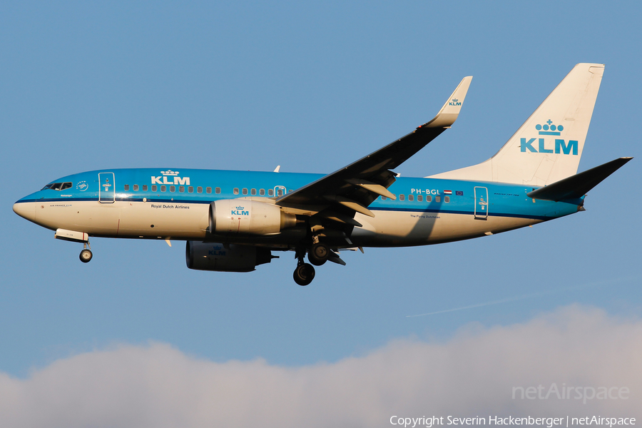 KLM - Royal Dutch Airlines Boeing 737-7K2 (PH-BGL) | Photo 237701