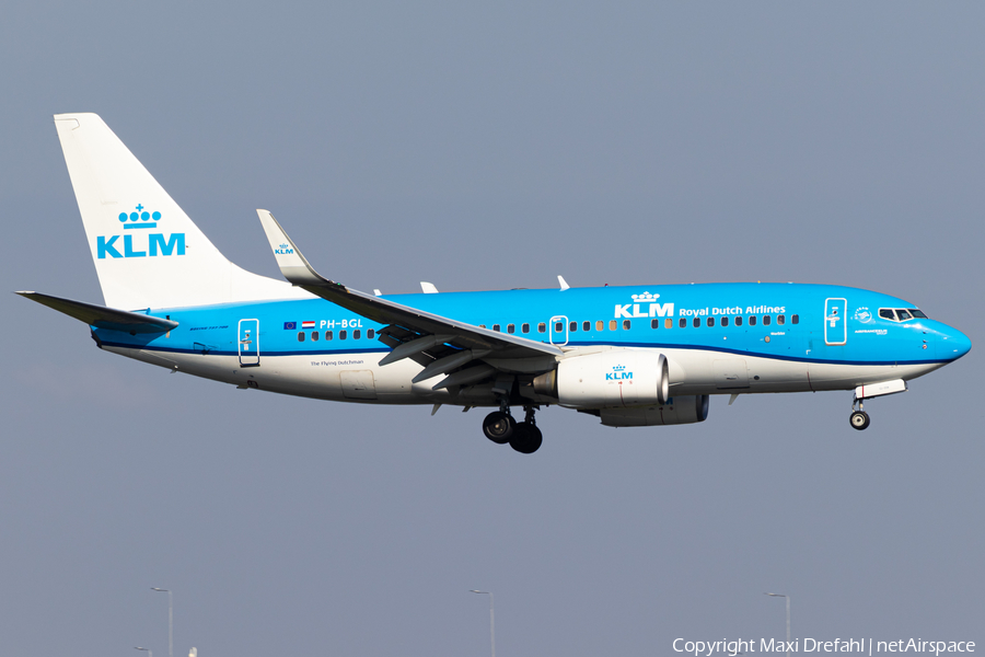 KLM - Royal Dutch Airlines Boeing 737-7K2 (PH-BGL) | Photo 506435