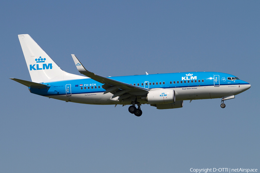 KLM - Royal Dutch Airlines Boeing 737-7K2 (PH-BGN) | Photo 358360