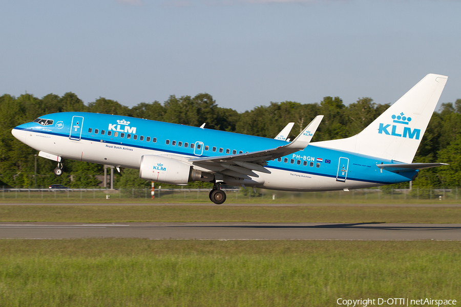 KLM - Royal Dutch Airlines Boeing 737-7K2 (PH-BGN) | Photo 495027