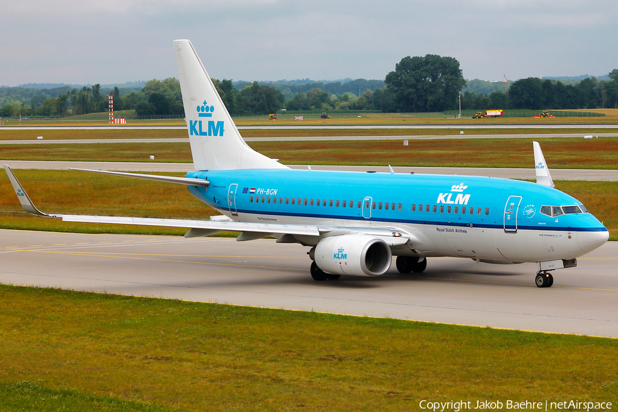 KLM - Royal Dutch Airlines Boeing 737-7K2 (PH-BGN) | Photo 176908