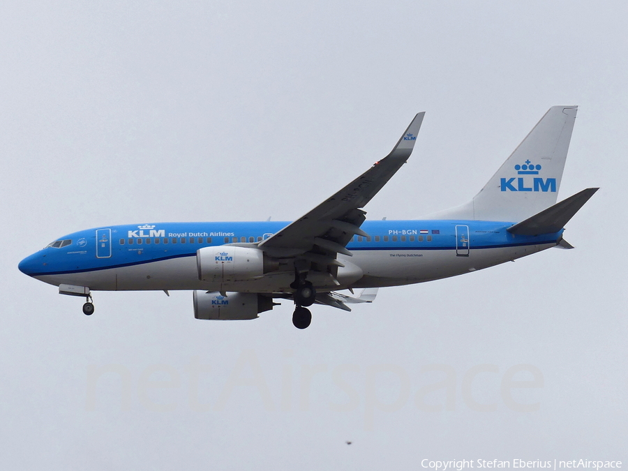KLM - Royal Dutch Airlines Boeing 737-7K2 (PH-BGN) | Photo 409204