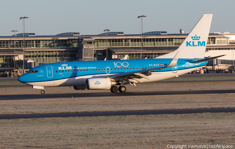 KLM - Royal Dutch Airlines Boeing 737-7K2 (PH-BGP) | Photo 360895