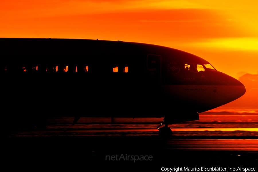 KLM - Royal Dutch Airlines Boeing 737-7K2 (PH-BGR) | Photo 125177