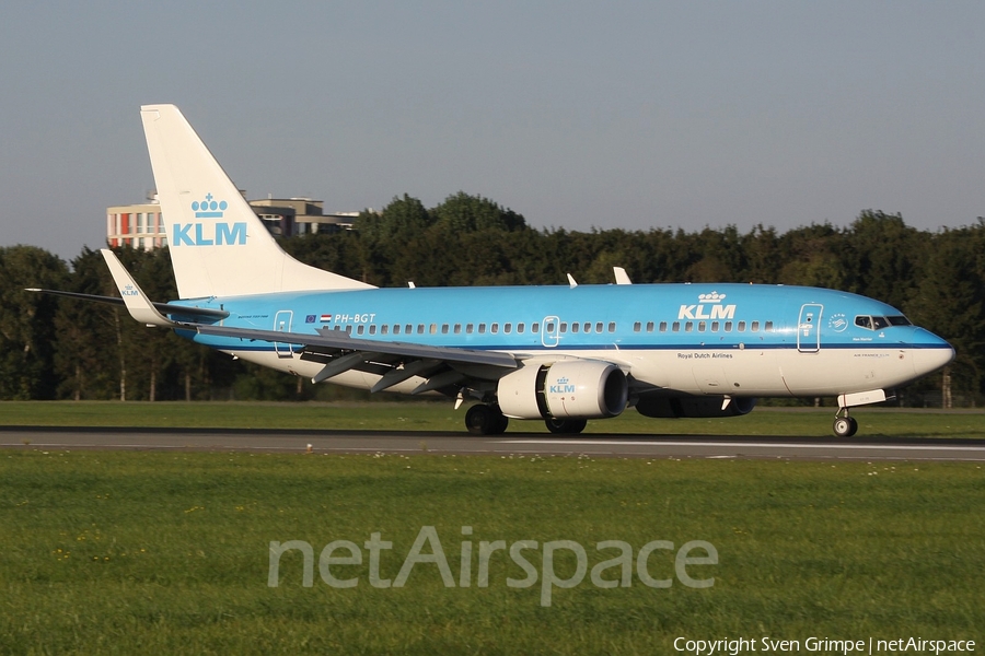 KLM - Royal Dutch Airlines Boeing 737-7K2 (PH-BGT) | Photo 123916