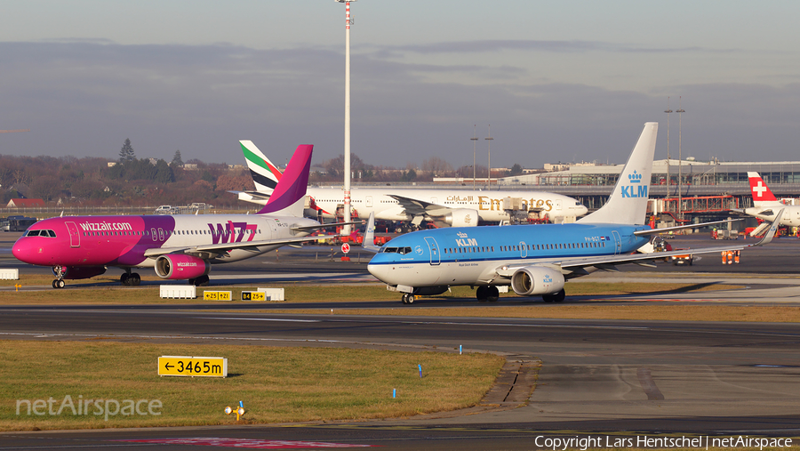 KLM - Royal Dutch Airlines Boeing 737-7K2 (PH-BGT) | Photo 133430