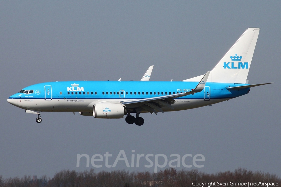 KLM - Royal Dutch Airlines Boeing 737-7K2 (PH-BGT) | Photo 15784