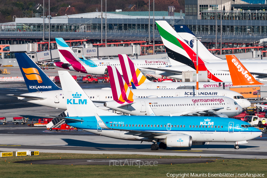 KLM - Royal Dutch Airlines Boeing 737-7K2 (PH-BGU) | Photo 209180