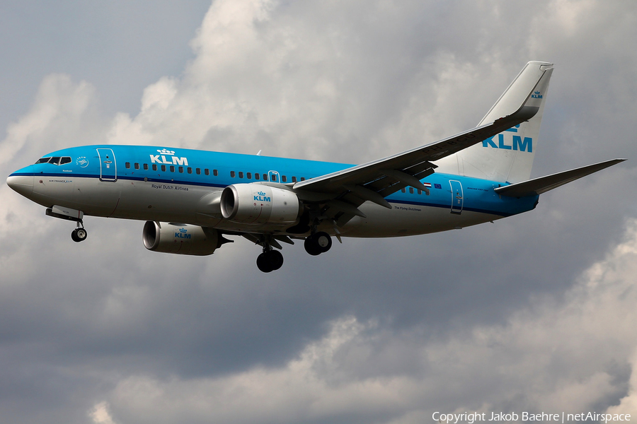 KLM - Royal Dutch Airlines Boeing 737-7K2 (PH-BGU) | Photo 187511