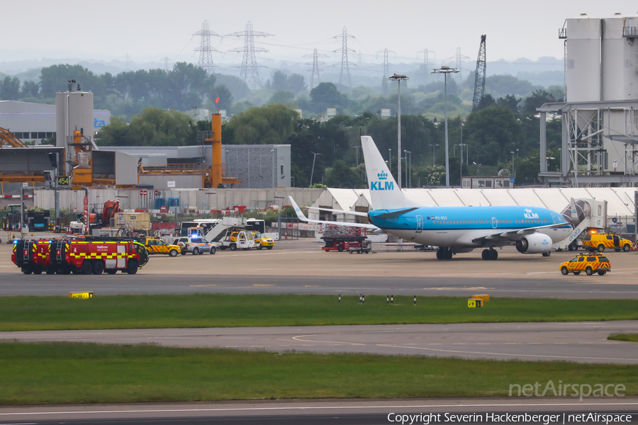 KLM - Royal Dutch Airlines Boeing 737-7K2 (PH-BGU) | Photo 205204