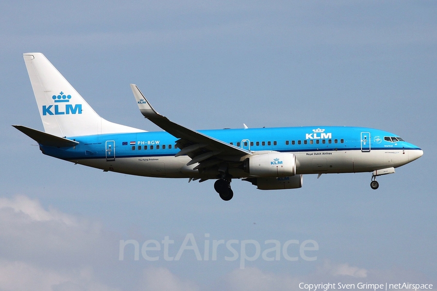 KLM - Royal Dutch Airlines Boeing 737-7K2 (PH-BGW) | Photo 26232