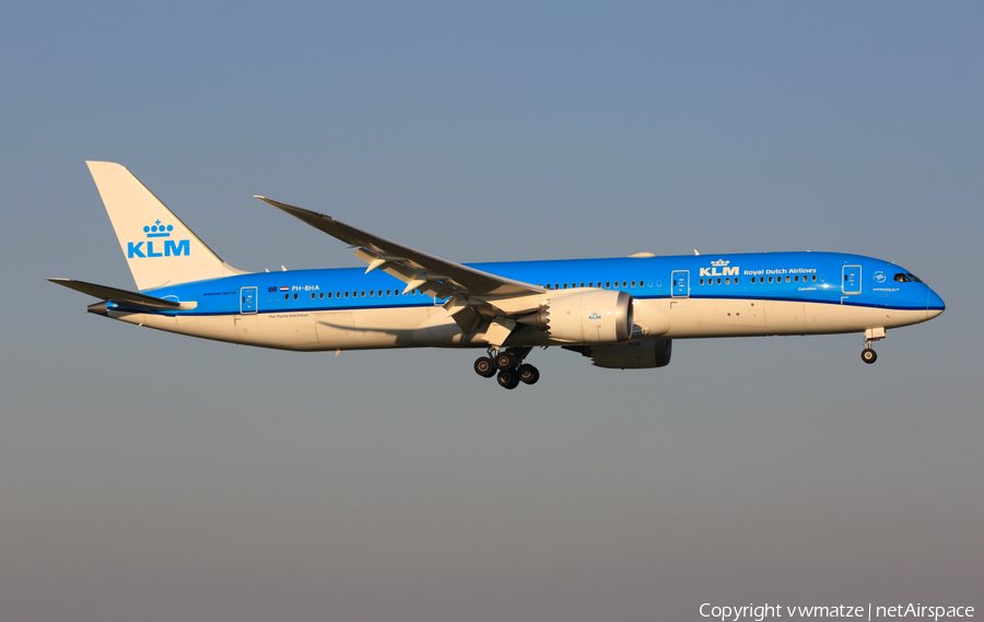 KLM - Royal Dutch Airlines Boeing 787-9 Dreamliner (PH-BHA) | Photo 120525