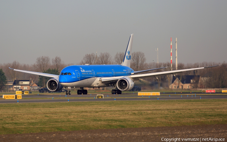 KLM - Royal Dutch Airlines Boeing 787-9 Dreamliner (PH-BHA) | Photo 428908