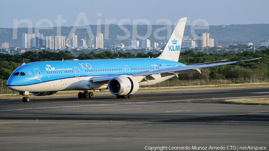 KLM - Royal Dutch Airlines Boeing 787-9 Dreamliner (PH-BHA) | Photo 366286