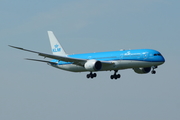 KLM - Royal Dutch Airlines Boeing 787-9 Dreamliner (PH-BHC) at  Amsterdam - Schiphol, Netherlands