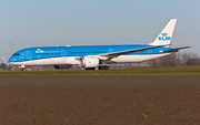 KLM - Royal Dutch Airlines Boeing 787-9 Dreamliner (PH-BHC) at  Amsterdam - Schiphol, Netherlands