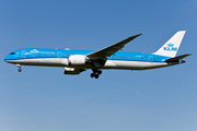 KLM - Royal Dutch Airlines Boeing 787-9 Dreamliner (PH-BHC) at  Amsterdam - Schiphol, Netherlands