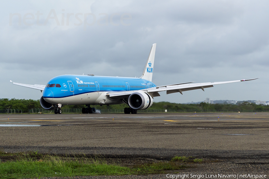 KLM - Royal Dutch Airlines Boeing 787-9 Dreamliner (PH-BHD) | Photo 455665
