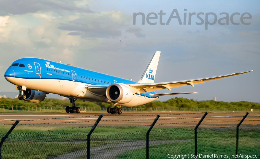 KLM - Royal Dutch Airlines Boeing 787-9 Dreamliner (PH-BHD) | Photo 456877