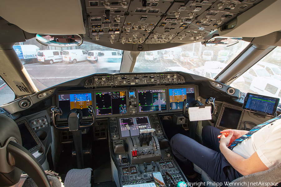 KLM - Royal Dutch Airlines Boeing 787-9 Dreamliner (PH-BHE) | Photo 242502