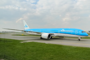 KLM - Royal Dutch Airlines Boeing 787-9 Dreamliner (PH-BHE) at  Amsterdam - Schiphol, Netherlands