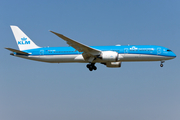 KLM - Royal Dutch Airlines Boeing 787-9 Dreamliner (PH-BHE) at  Amsterdam - Schiphol, Netherlands