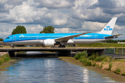 KLM - Royal Dutch Airlines Boeing 787-9 Dreamliner (PH-BHE) at  Amsterdam - Schiphol, Netherlands