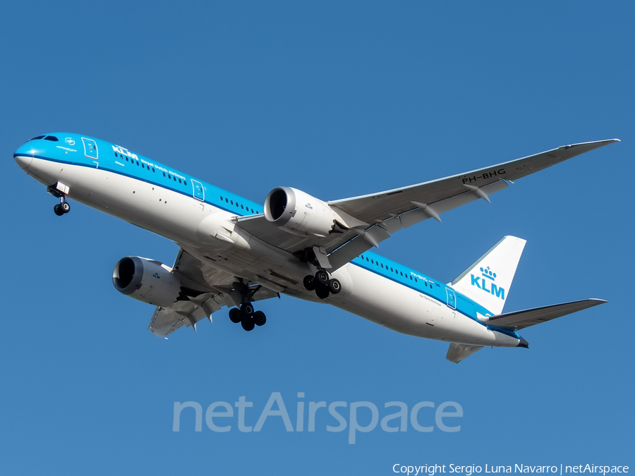 KLM - Royal Dutch Airlines Boeing 787-9 Dreamliner (PH-BHG) | Photo 339540