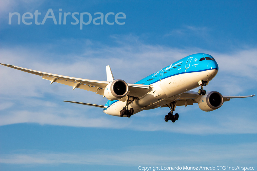 KLM - Royal Dutch Airlines Boeing 787-9 Dreamliner (PH-BHG) | Photo 364393