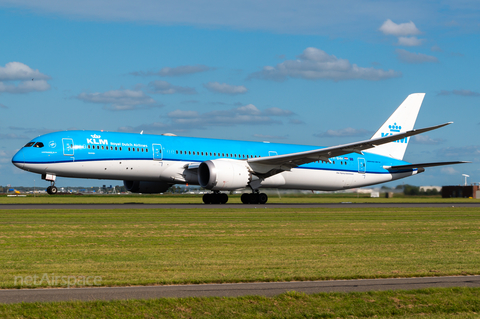 KLM - Royal Dutch Airlines Boeing 787-9 Dreamliner (PH-BHH) at  Amsterdam - Schiphol, Netherlands