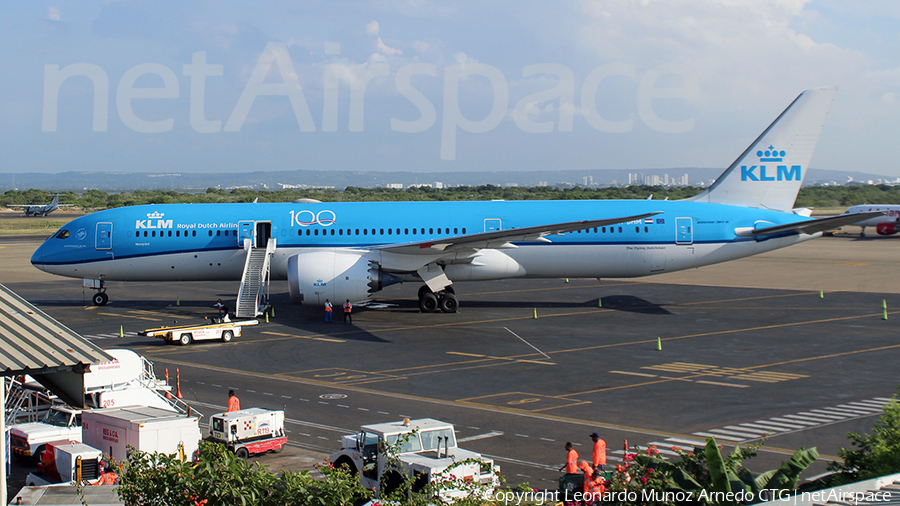 KLM - Royal Dutch Airlines Boeing 787-9 Dreamliner (PH-BHM) | Photo 364335