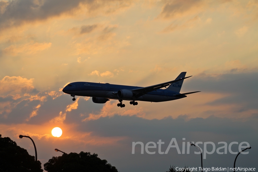 KLM - Royal Dutch Airlines Boeing 787-9 Dreamliner (PH-BHM) | Photo 332408