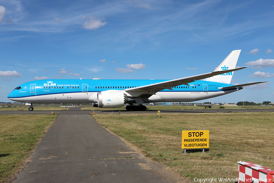 KLM - Royal Dutch Airlines Boeing 787-9 Dreamliner (PH-BHN) | Photo 520576