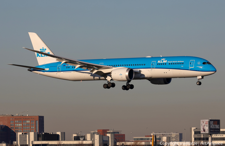 KLM - Royal Dutch Airlines Boeing 787-9 Dreamliner (PH-BHP) | Photo 429379