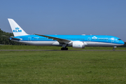 KLM - Royal Dutch Airlines Boeing 787-9 Dreamliner (PH-BHP) at  Amsterdam - Schiphol, Netherlands