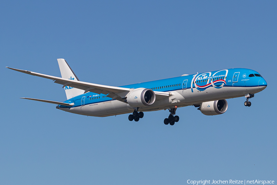 KLM - Royal Dutch Airlines Boeing 787-10 Dreamliner (PH-BKA) | Photo 387672