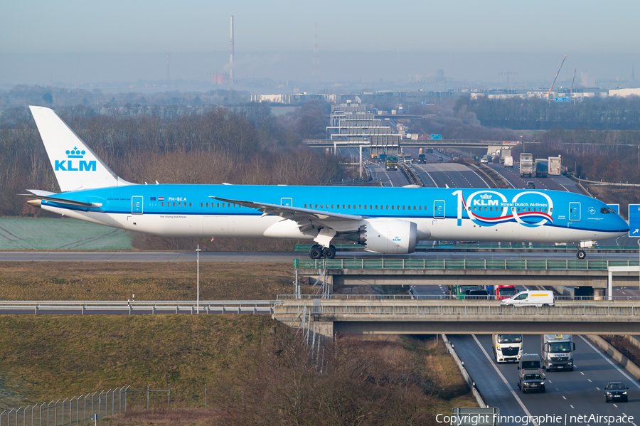 KLM - Royal Dutch Airlines Boeing 787-10 Dreamliner (PH-BKA) | Photo 661744