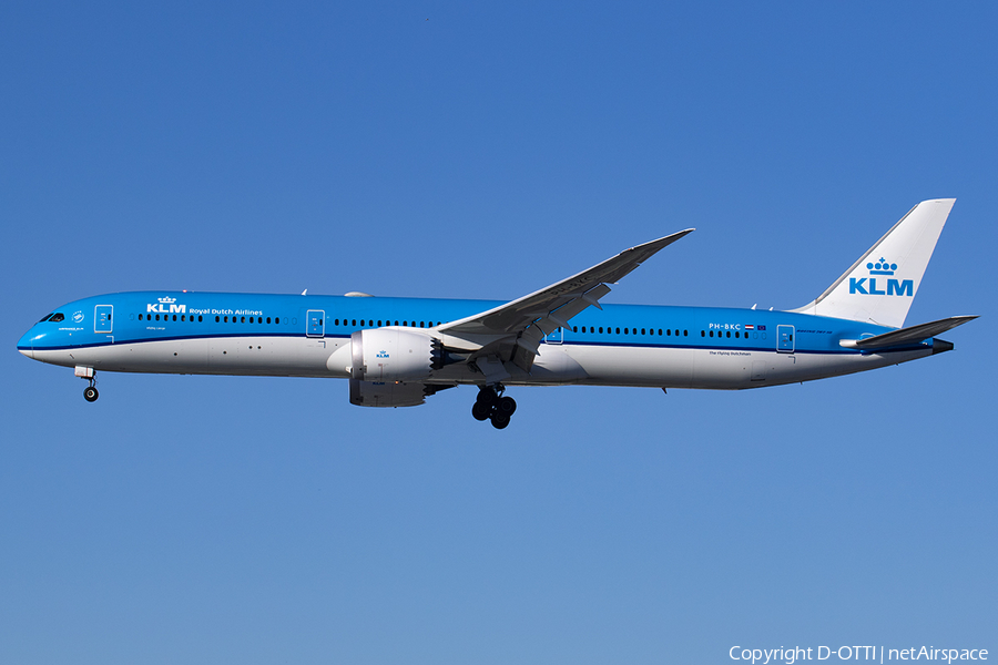 KLM - Royal Dutch Airlines Boeing 787-10 Dreamliner (PH-BKC) | Photo 540178