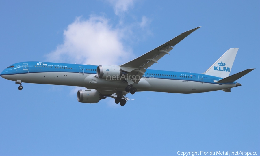 KLM - Royal Dutch Airlines Boeing 787-10 Dreamliner (PH-BKC) | Photo 483445