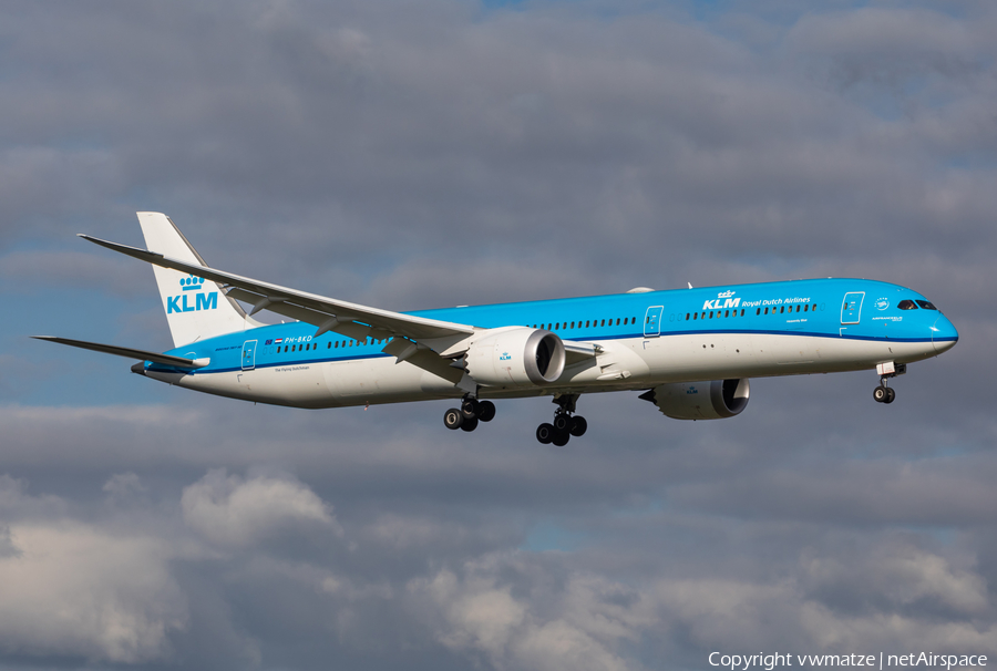 KLM - Royal Dutch Airlines Boeing 787-10 Dreamliner (PH-BKD) | Photo 502053