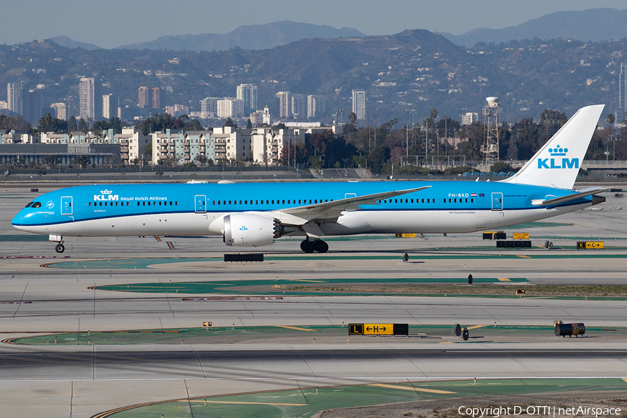 KLM - Royal Dutch Airlines Boeing 787-10 Dreamliner (PH-BKD) | Photo 543907