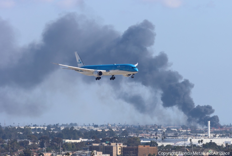 KLM - Royal Dutch Airlines Boeing 787-10 Dreamliner (PH-BKD) | Photo 615494