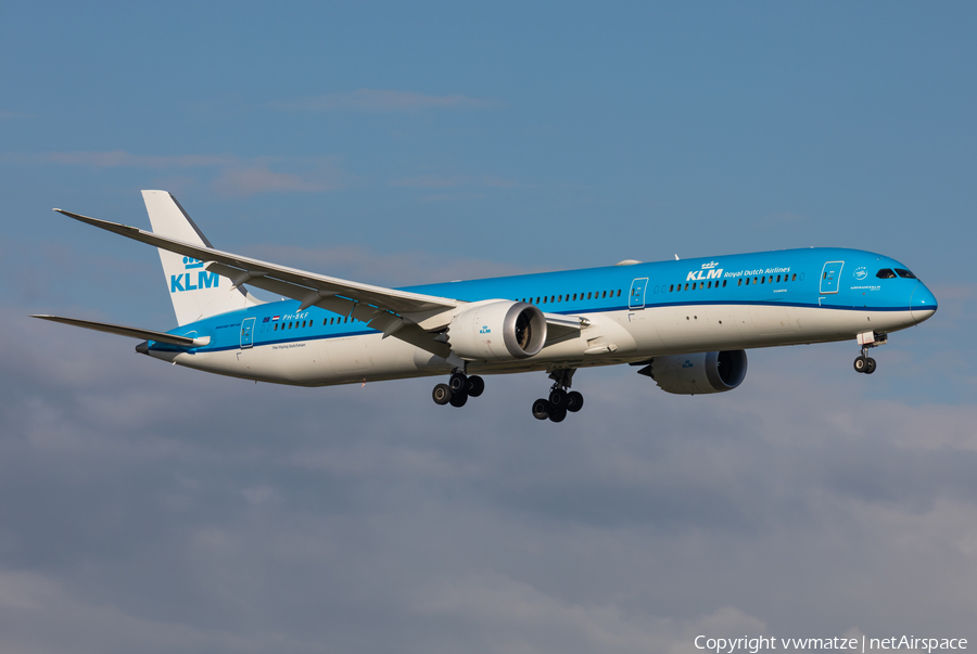KLM - Royal Dutch Airlines Boeing 787-10 Dreamliner (PH-BKF) | Photo 502046